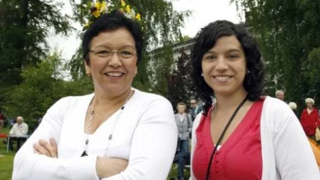 Hayet Gharzoul fyllde 50 år och blev överraskningsfirad av dottern Iness.