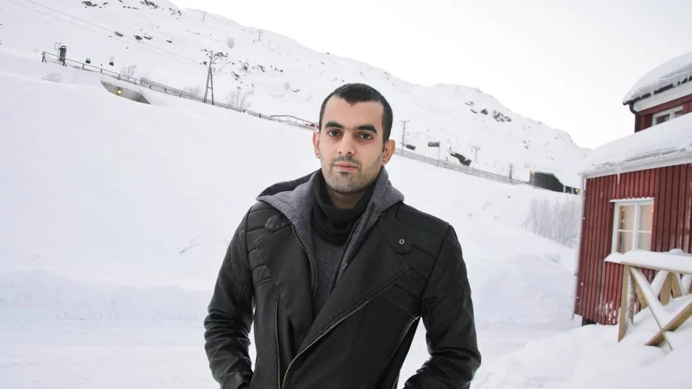 Tacksam. Omar Norijarkas från Syrien är evigt tacksam till den hjälp som Sverige har erbjudit honom och alla andra asylsökande och han skulle gärna vilja ge något tillbaka, gärna i form av oavlönat arbete.
