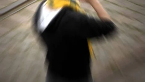 Mobiltelefoner är bra vid vissa tillfällen, men tyvärr har vi svårt att handskas med dem på ett vettigt sätt, skriver Johnny Lestander.