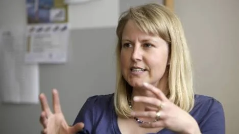 Elisabeth Pettersson, lärare vid Christinaskolan, diskuterar hur man ska få eleverna intresserade av matematik