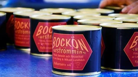 STORT INTRESSE. Efterfrågan på Bocköns surströmming tycks bara växa för varje år.
