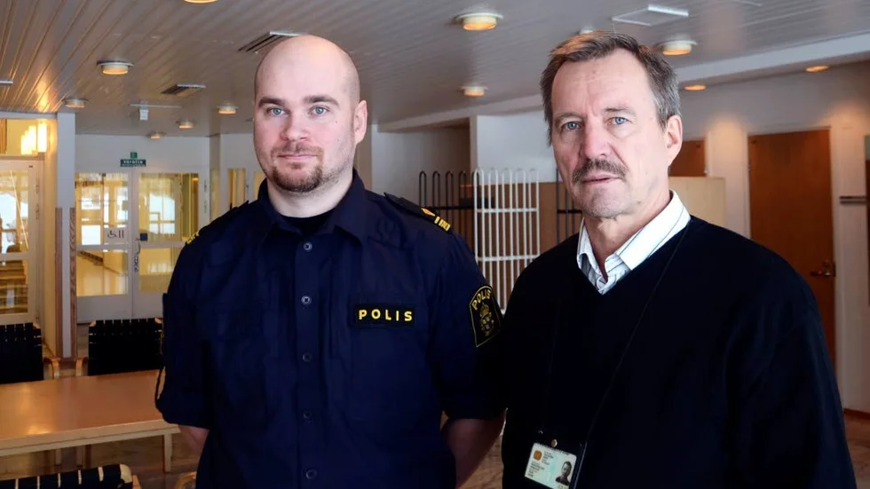 Projektledare. Mikael Rova är svensk projektledare och Veijo Anunti huvudprojektledare. Fram till jul 2016 utbildas poliser i Sverige och Finland för att i framtiden kunna jobba tillsammans.