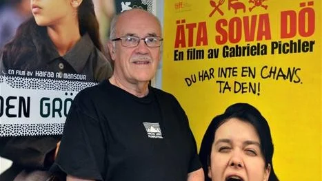 IDEELL KULTURARBETARE. Torbjörn Kjellson, Gällivare filmstudio har arbetat 30 år med att få Gällivares innevånare att se kvalitetsfilm. Under festivalen visas 10 filmer vav de som finns i bilden.