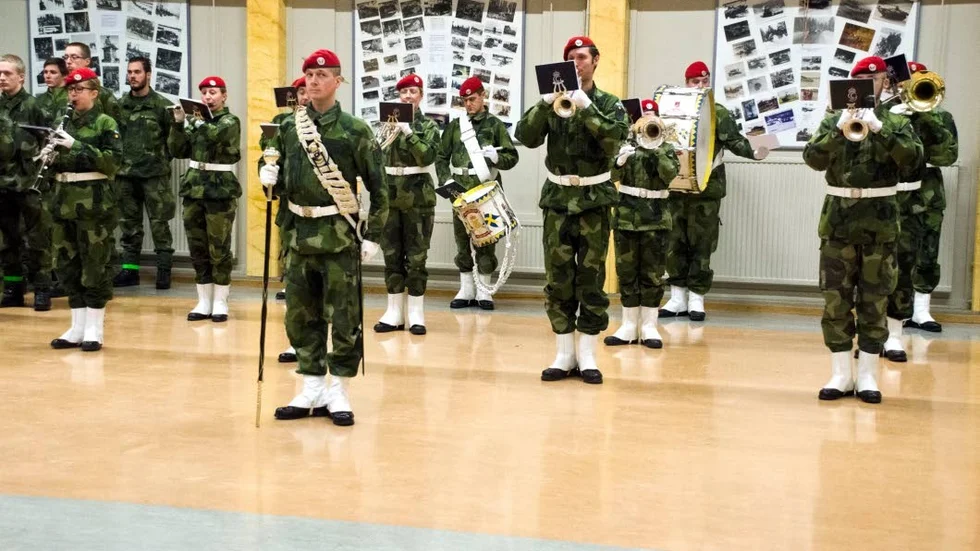 Orkestrerade. Arméns musikkår, Stockholm, bidrog till att medaljutdelningen blev festlig och högtidlig.
