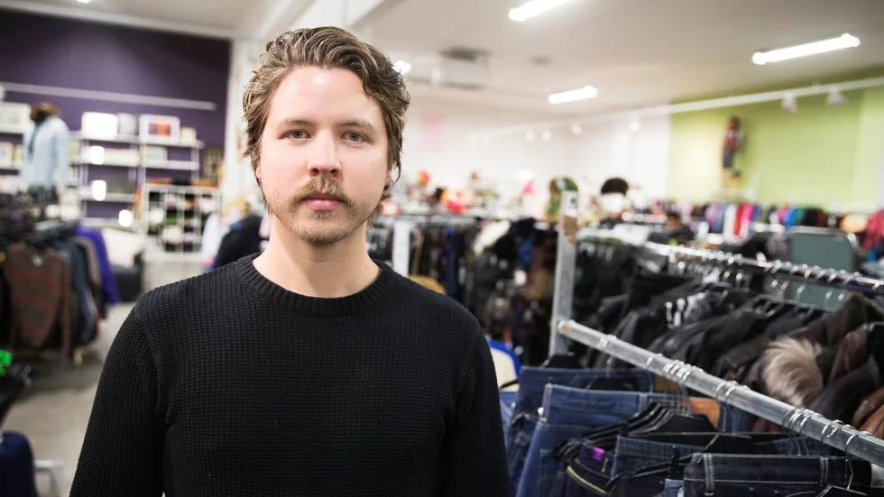 Alexander Hallöf, enhetschef på Myrorna i Luleå.