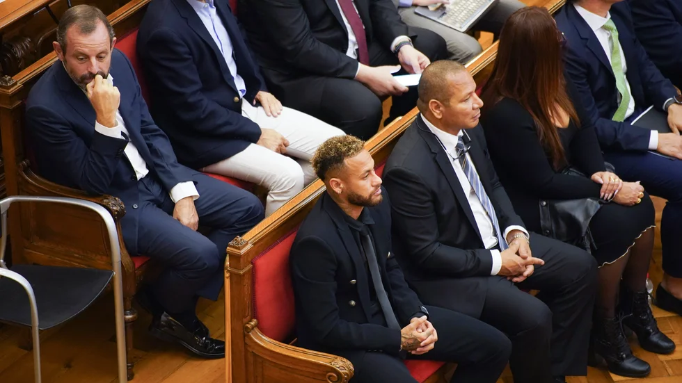 Neymar befinner sig i rätten i Barcelona.