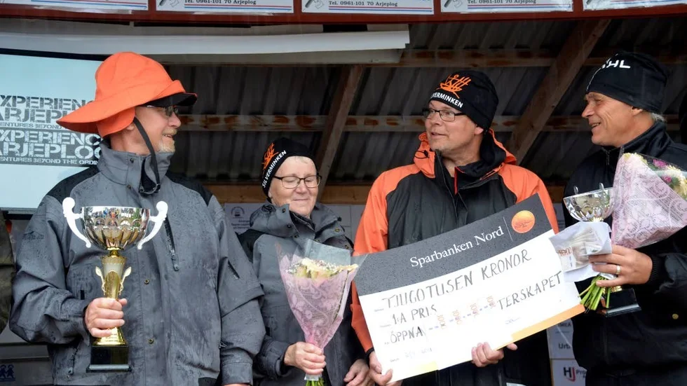 Dominerar. Birger och Eva Lindberg och Thomas Lestander utgör team Silverminken. Till höger flankerade av Hans Strömgren som blev trea. Samtliga från Laisvallby.