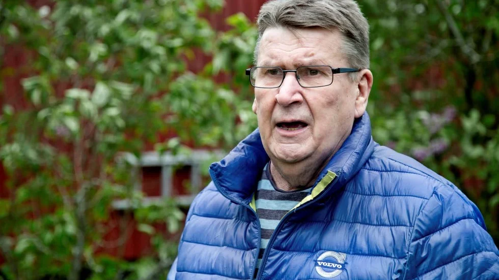 Miljötänk. Lars Wikström tyckte det var både praktiskt och miljövänligt att frakta rönnen med lastbil.