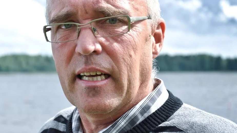 Förfärligt. Stugägaren Bo Åkerström anser att även Fagervik borde tvångsanslutas till det kommunala VA-nätet. (Arkivbild)