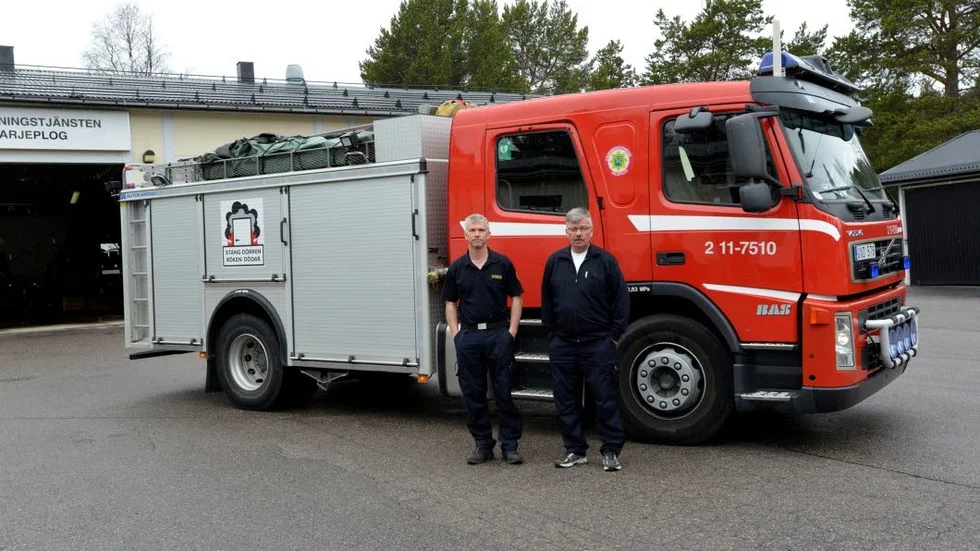Samövning. Räddningstjänstens Ulf Lundström och Hans-Eric Jonsson tyckte det var bra att få på papper vad man klarar av.