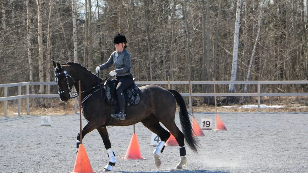 VINNAREN. Elisa Thorell vann, efter att Maja Forsell blivit diskvalificerad.