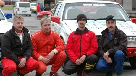 KOMPISDUELLEN. Kartläsare Björn Isaksson guidade Peter Bäck till seger före tvåorna Thomas Lahti och hans kartläsare Tomas Wikström.