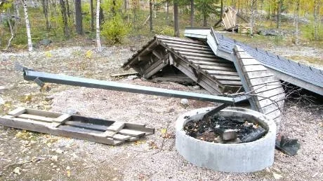 ALLT NEDRIVET. Länsstyrelsens anläggning i Nautanen norr om Gällivare har nu totalförstörts. Foto: Kenth Bergmark