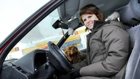SÄKERHET. Ja till mobilförbud under färd, tycker Linda Kemnevall, Luleå. "Det är bättre med händerna på ratten."