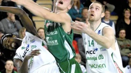 kungen. Plannjas center John Rosendahl (till höger) är utsedd till Basketligans bäste på sin position.Foto: EIJA DUNDER