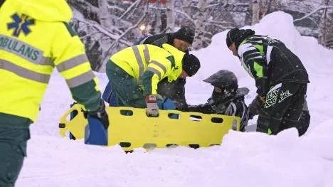I första heatet fick ungdomsklassens Samuel Kesti, PCMK Tornio, bäras av banan med ett eventuellt benbrott. Han fördes till sjukhus för vidare observation.