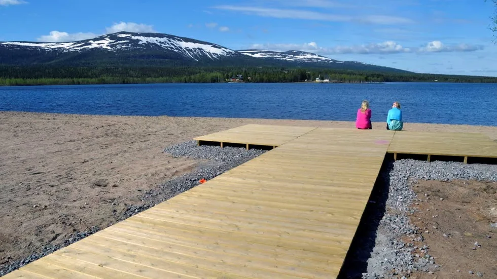 TILLGÄNGLIGARE. Sandviken i Gällivare upprustas nu, bland annat för att funktionshindrade ska kunna utnyttja området som kommunen anser vara ett "Smultronställe. Här ska rullstolsbundna kunna njuta av solen.