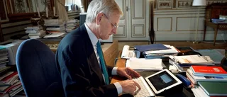 Bo Tu r e Larsson: Bildt lämnar över