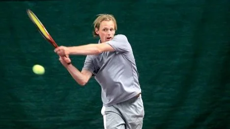 Magnus Öhrvall är på väg mot en fin framgång i tennisturneringen i Falun. Magnus har också lämnat Piteå TK, flyttat till Stockholm där han arbetar som tränare för Näsbypark TK. (Arkivbild)