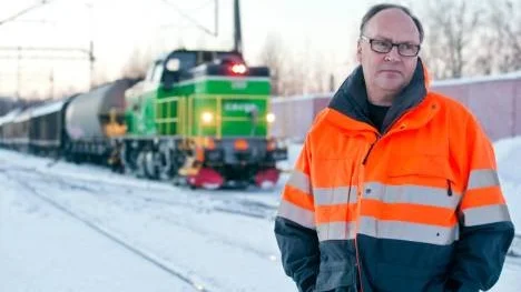 "Den personal som lånats ut till andra orter i länet är givetvis orolig för vad som kommer att hända när det ska förhandlas om deras jobb, särskilt de som är sist anställda", säger Tord Norlin, arbetsledare vid Green Cargo i Piteå.