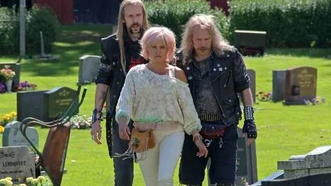 När tvillingbröderna Thor och Odin träffar Jenny blir de båda två blixtförälskade.