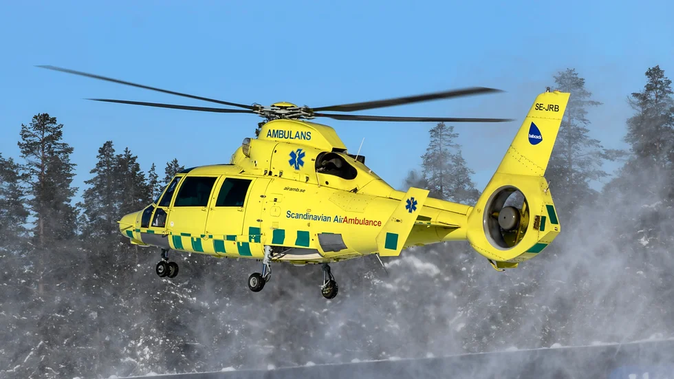 Ambulanshelikopter hämtade det påkörda barnet. Arkivbild.