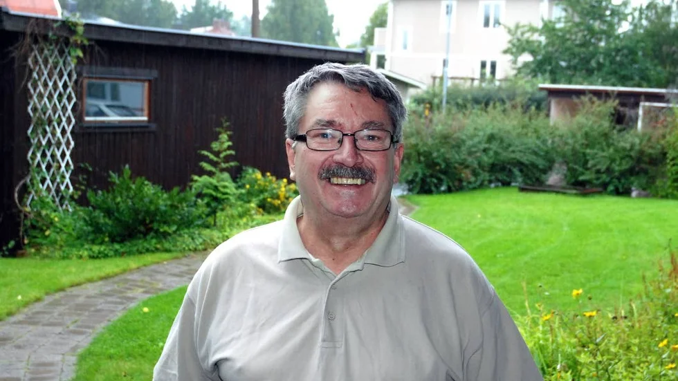 Stugfogden Jan-Erik Fors laddar för föst bröllopet någonsin i Lunddalen hos Friluftsfrämjandet.