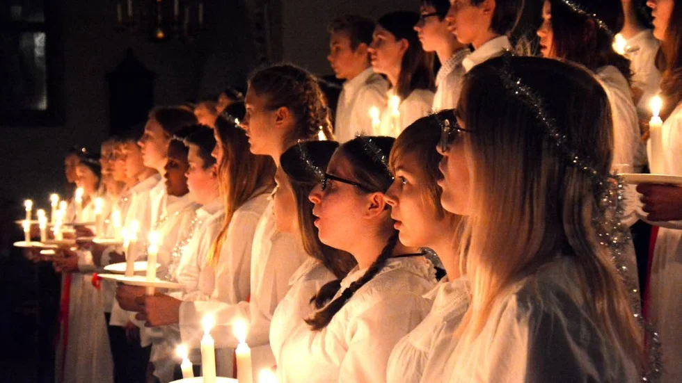 Skönsång. Musikklasserna sjöng välljudande och stämningsfullt i S:t Laurentii kyrka under måndagskvällens konsert.