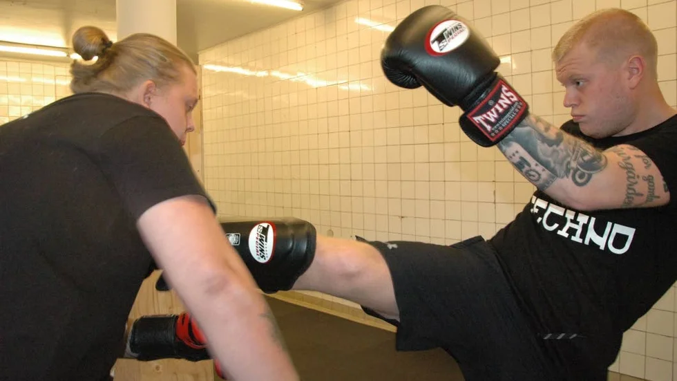 Thaiboxning. Andreas Hovbrandt och Jonathan Berggren utkämpade flera dueller när de tränade thaiboxning.