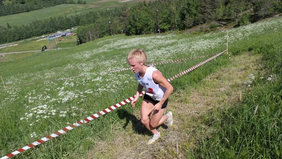 Bara 200  meter kvar för tvåan Jennifere Asp.