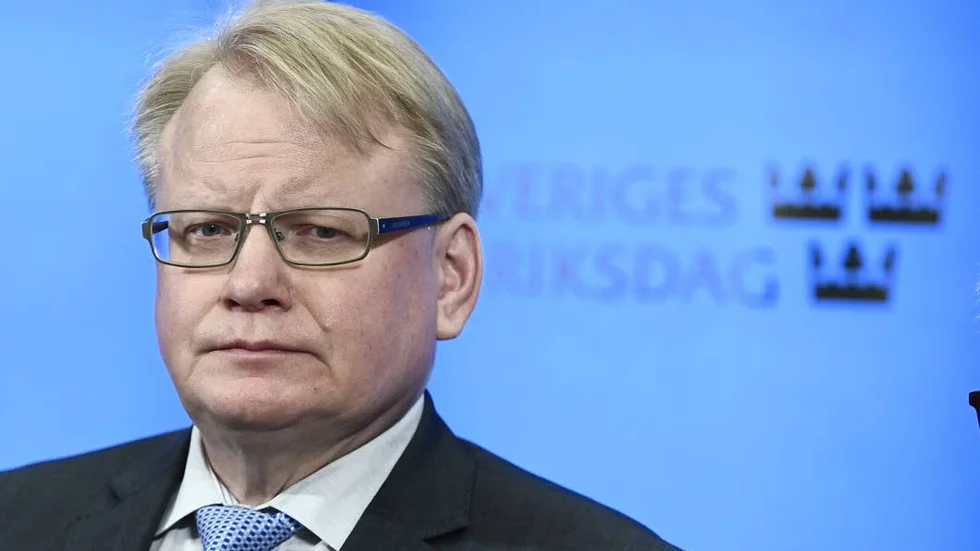 Vänstriga missuppfattningar. Peter Hultqvists militärpolitik uppskattas av socialdemokrater. Det förstår inte vänstern. Det förstod inte Reinfeldt.