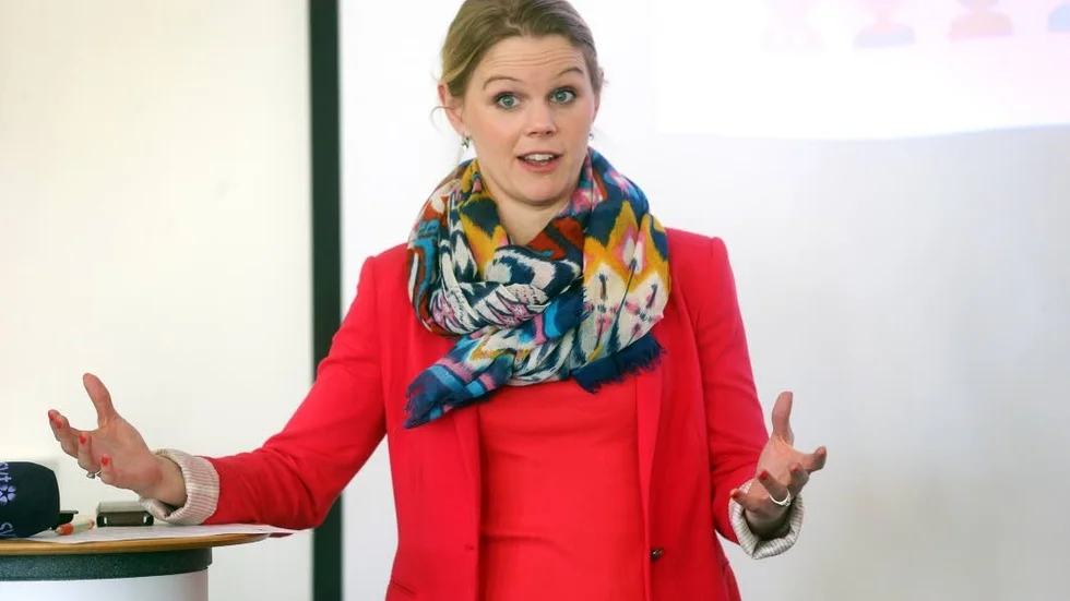 Över blockgränser.Johanna Palmér pläderar för breda politiska lösningar om nya finansieringsmodeller för vägar och järnvägar.
