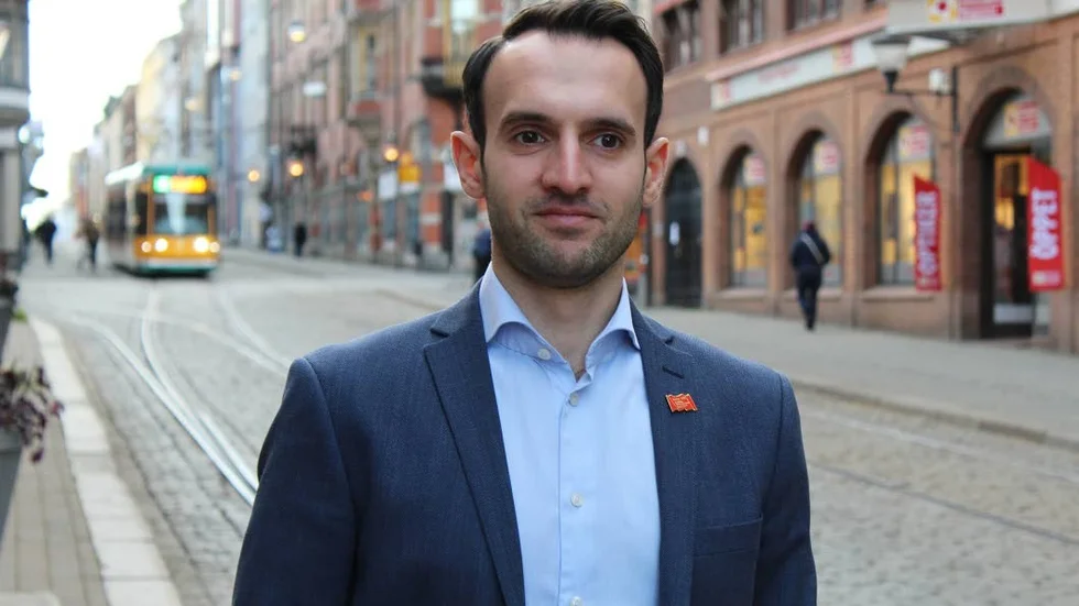 Jobbpaket. Peter Butros (V) tycker att  kommunen ska vara en tydligare aktör i kampen mot arbetslösheten.