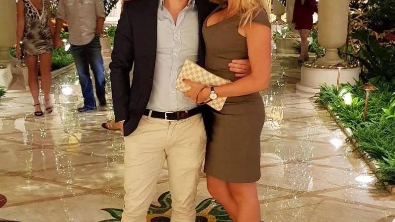 På resa. Caroline Klytseroff och hennes pojkvän Jens Ribacka är i Las Vegas på semester.