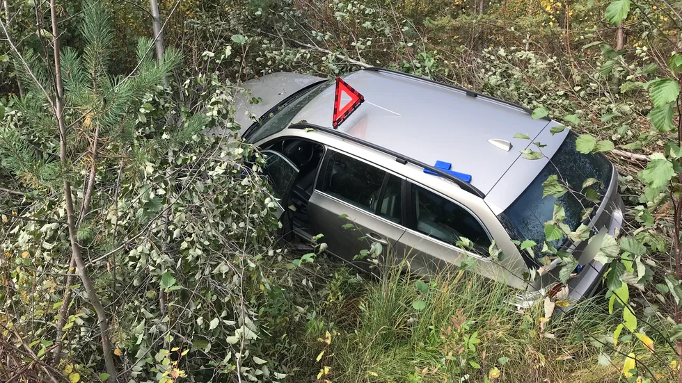 Bilen hamnade i diket vid Burträskvägen.