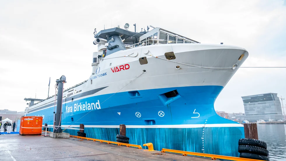 Det eldrivna norska containerfartyget Yara Birkeland, som på sikt kan bli förarlöst, ska ersätta 40|000 lastbilsfrakter av gödsel mellan en fabrik och en exporthamn i Norge.