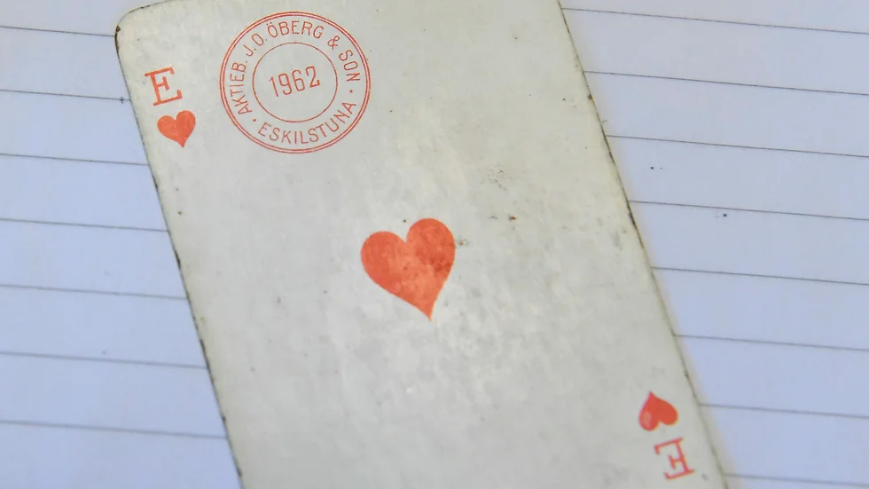 Hjärter ess från 1962 stämplad med märket som visar att kortleken var belagd med lyxskatt.
