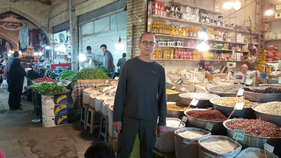 Micael Eklund besöker basaren i Zanjan i nordvästra Iran i samband med ett besök för att titta på förbättringsåtgärder på ortens smältverk. Zanjans marknad är en av de största i Iran. 