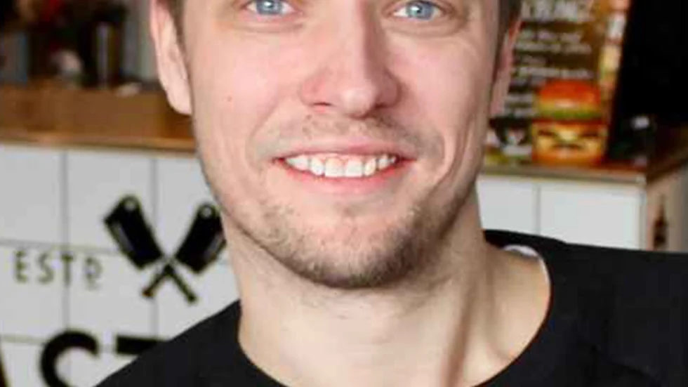 Simon Wanler, vd för Bastard burgers, tror att hemligheten bakom framgången är grunden. ”Vi är långt ifrån ensamma om att göra en premieprodukt, men vi har norrländskt kött, maler köttet i våra egna restauranger och jobbar i allra största utsträckningen med svenska och ekologiska produkter.” 