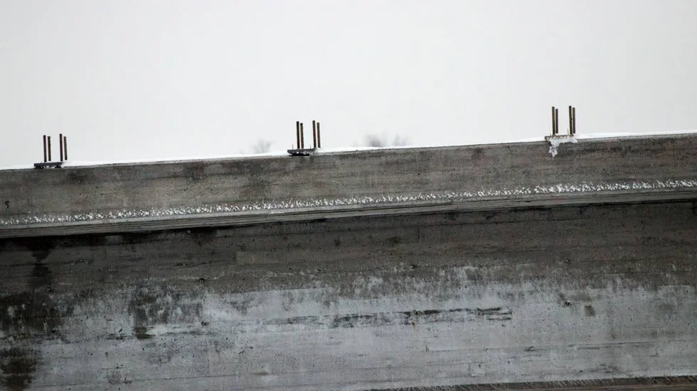 Det handlar inte om konstruktionsfel utan om att beställaren anser att byggarna inte följt praxis och därmed vad som beställts.