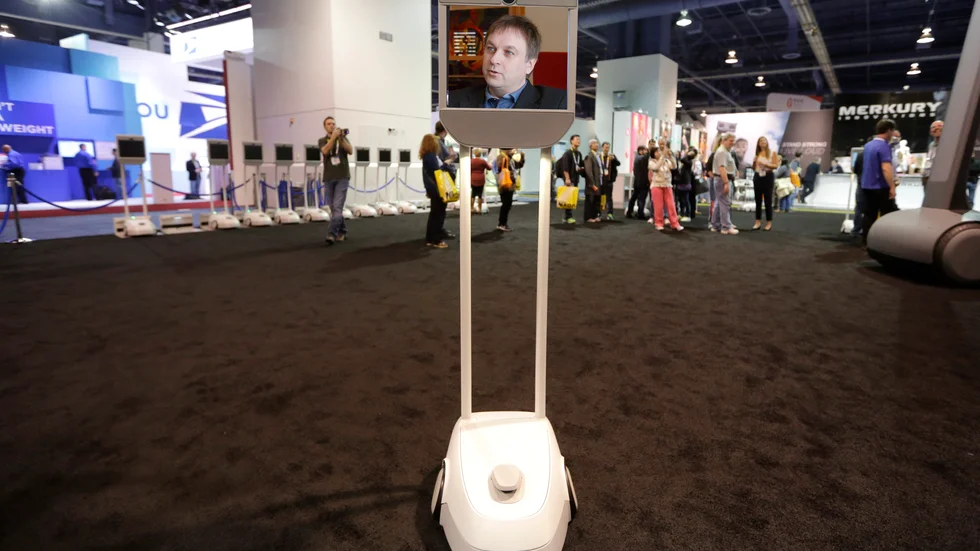 Kommunen har inte helt släppt tanken på en robot. ”Det ligger i linje med den digitaliseringssatsning vi har”, säger kommunalrådet. Bilden är ett montage.