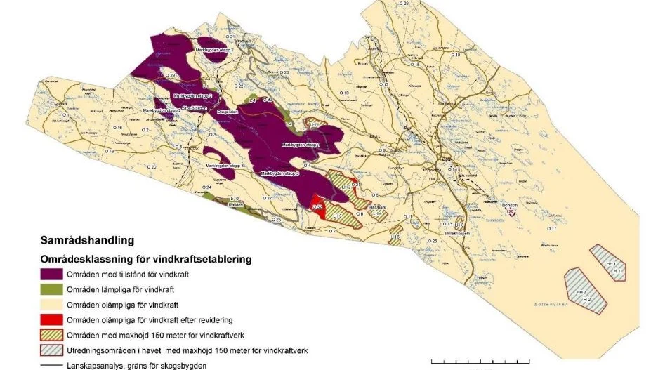 Det här är förslaget till reviderad vindbruksplan i Piteå som är betydligt restriktivare än tidigare plan. Bland annat föreslås lägre höjd på verken i de områden som är randiga. Mer information om planen hittar du på Piteå kommuns hemsida. 