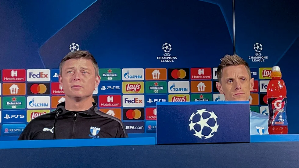 Malmö FF:s tränare Jon Dahl Tomasson och spelaren Søren Rieks på presskonferensen inför tisdagens hemmamatch mot Zenit S:t Petersburg i grupp H av Champions League.