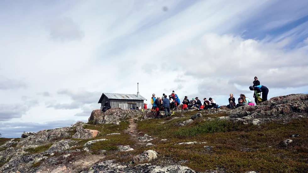 Till topps! Cirka hundra personer hängde med Top of Arjeplog och Renata Chlumska upp till Välbmapouda. 