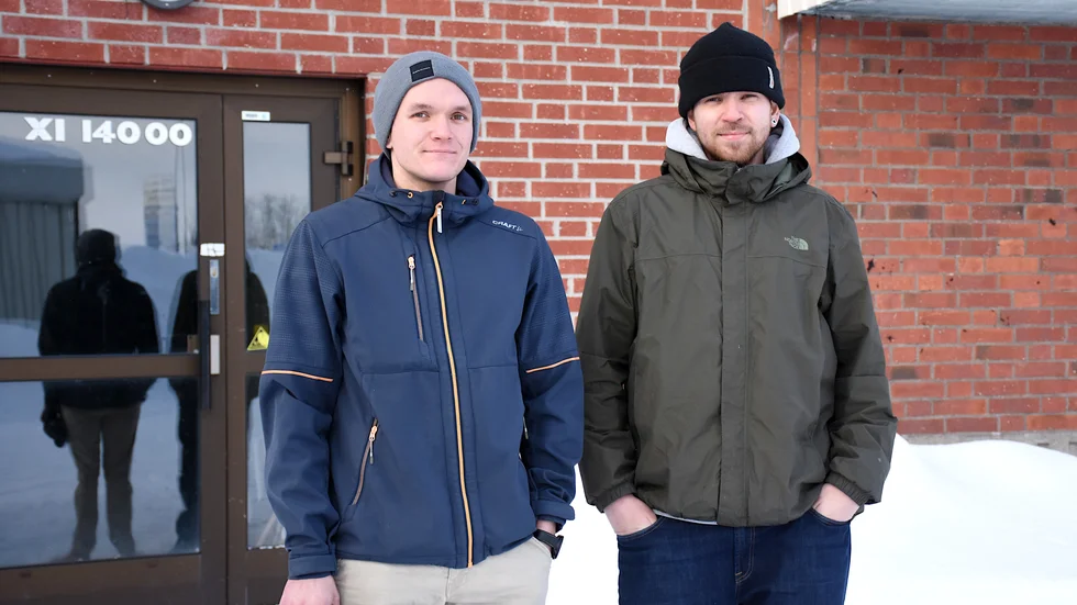 Simon och Kristoffer Fredriksson befann sig inne i Tarfalahallen när den rasade. De konstaterar att de hade en otrolig tur. "Vi hade lika gärna kunnat legat begravda och döda där."