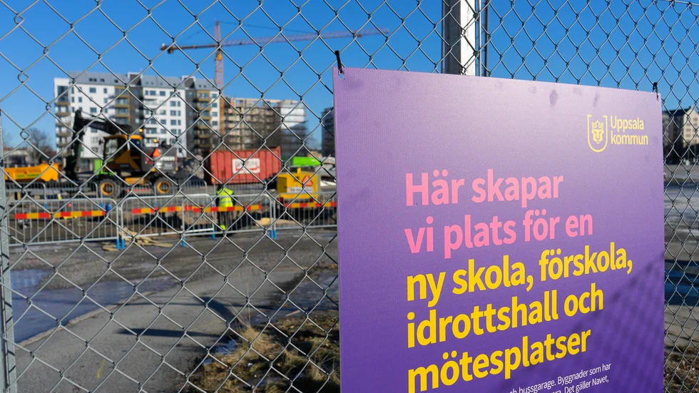 Förra veckan bjöd kommunen in företag att lämna anbud på att bygga bland annat en grundskola och kontor för 2 500 arbetsplatser i ett kvarter vid Kungsgatan. 