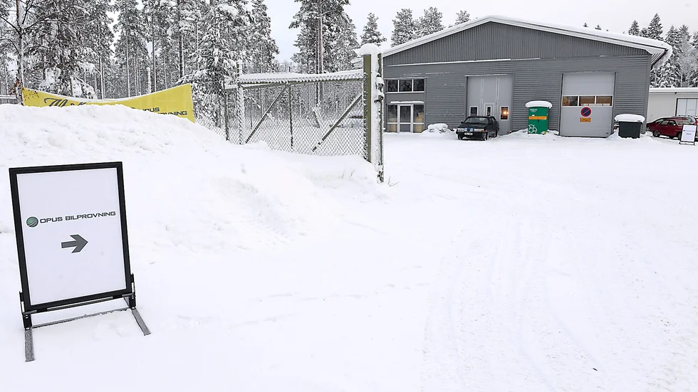 Solbacken. Opus bilprovning på Solbacken.