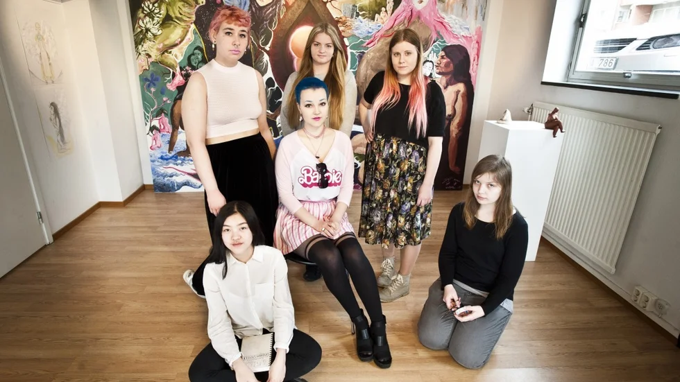Avgångselever. Cornelia Lindgren, Josefin Lundström, Sofie Lindholm, Rachel Wu, Liselott Lasu och Anna Nyström är några av eleverna som ställer ut.