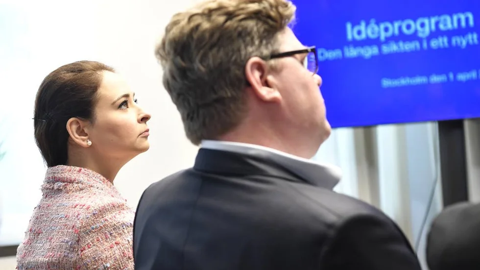 


Programsekreteraren Alice Teodorescu och partisekreteraren Gunnar Strömmer deltog i seminariet. 



