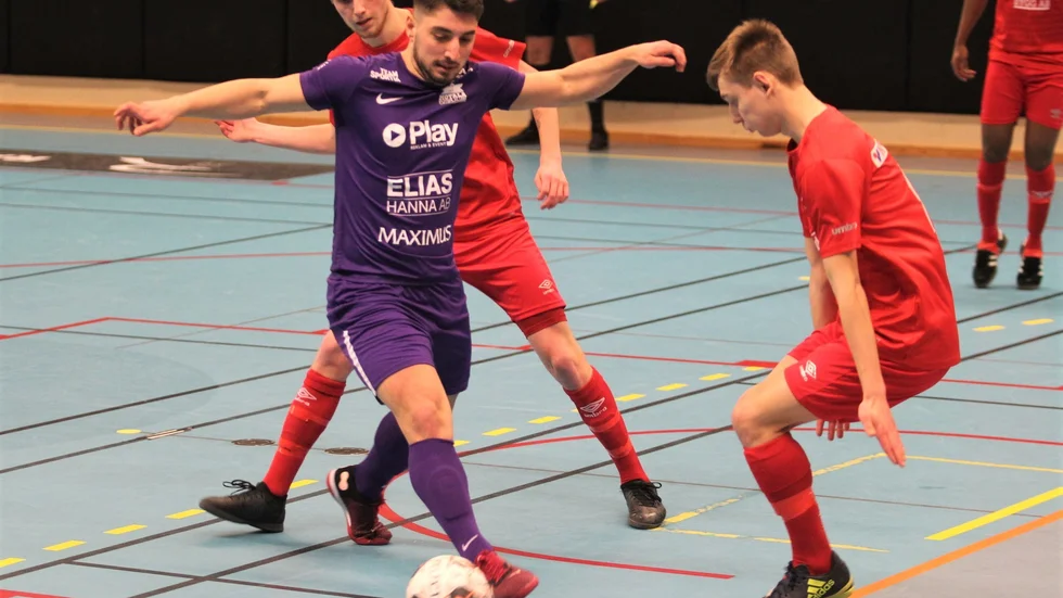 Motala FK:s Charbel Hanna visade vägen med sitt 1-0-mål. Bra start för MFK i kvalet.
